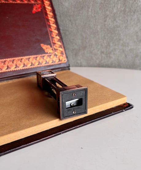 antique sharpener  置き時計