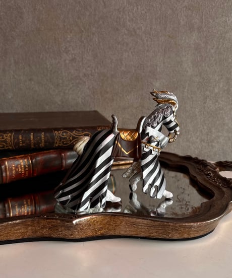 【スペイン蚤の市】draped horse figure 2006年製