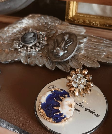 【フランス蚤の市】 vintage broach  水差し