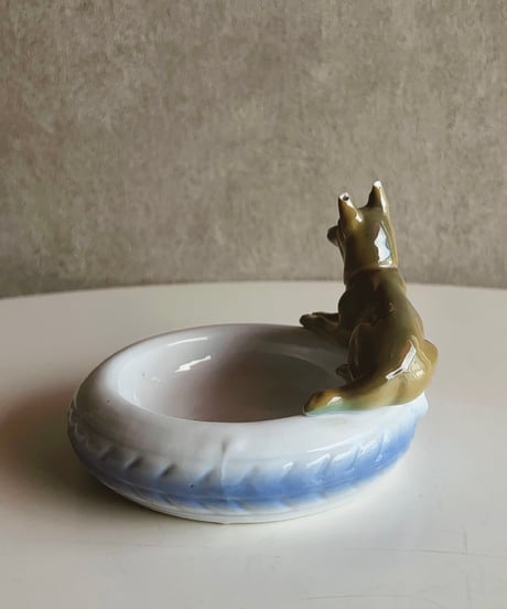 【フランス蚤の市】 dog vintage tray   1950年もの