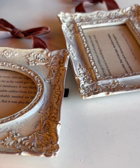 VELVETribbon photo frame