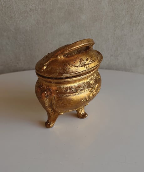 victrian jewelry case
