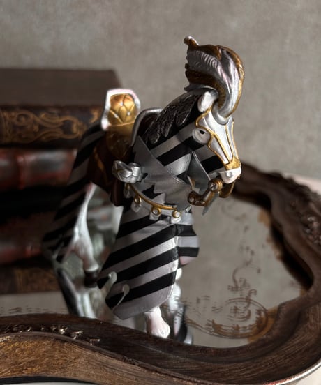 【スペイン蚤の市】draped horse figure 2006年製