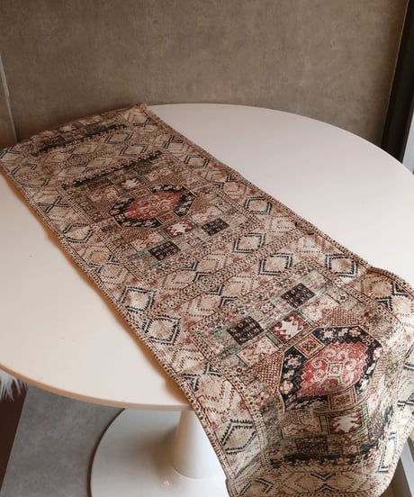 oriental table runner 🇮🇳   ivory