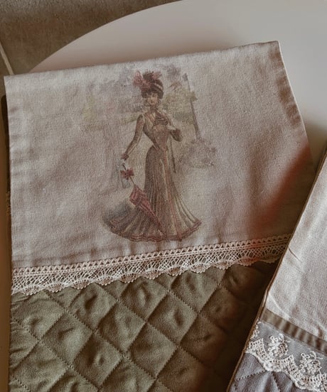 European table lunner   khaki