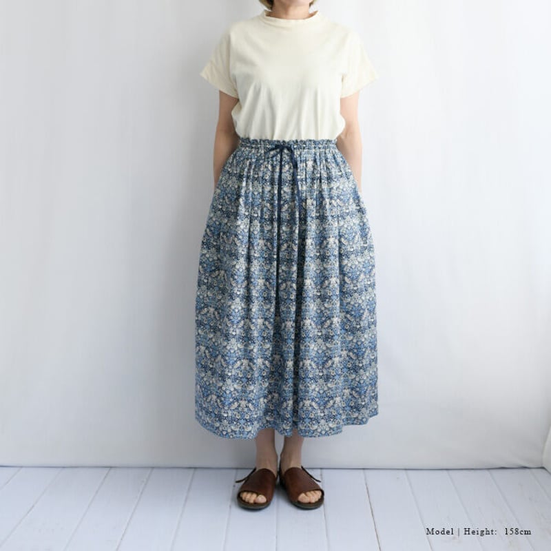 リバティ ＜STRAWBERRY THIEF いちご泥棒＞ タック ギャザー  