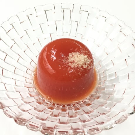 京阿月【季節の銘菓】塩をかけて食べるトマトゼリー