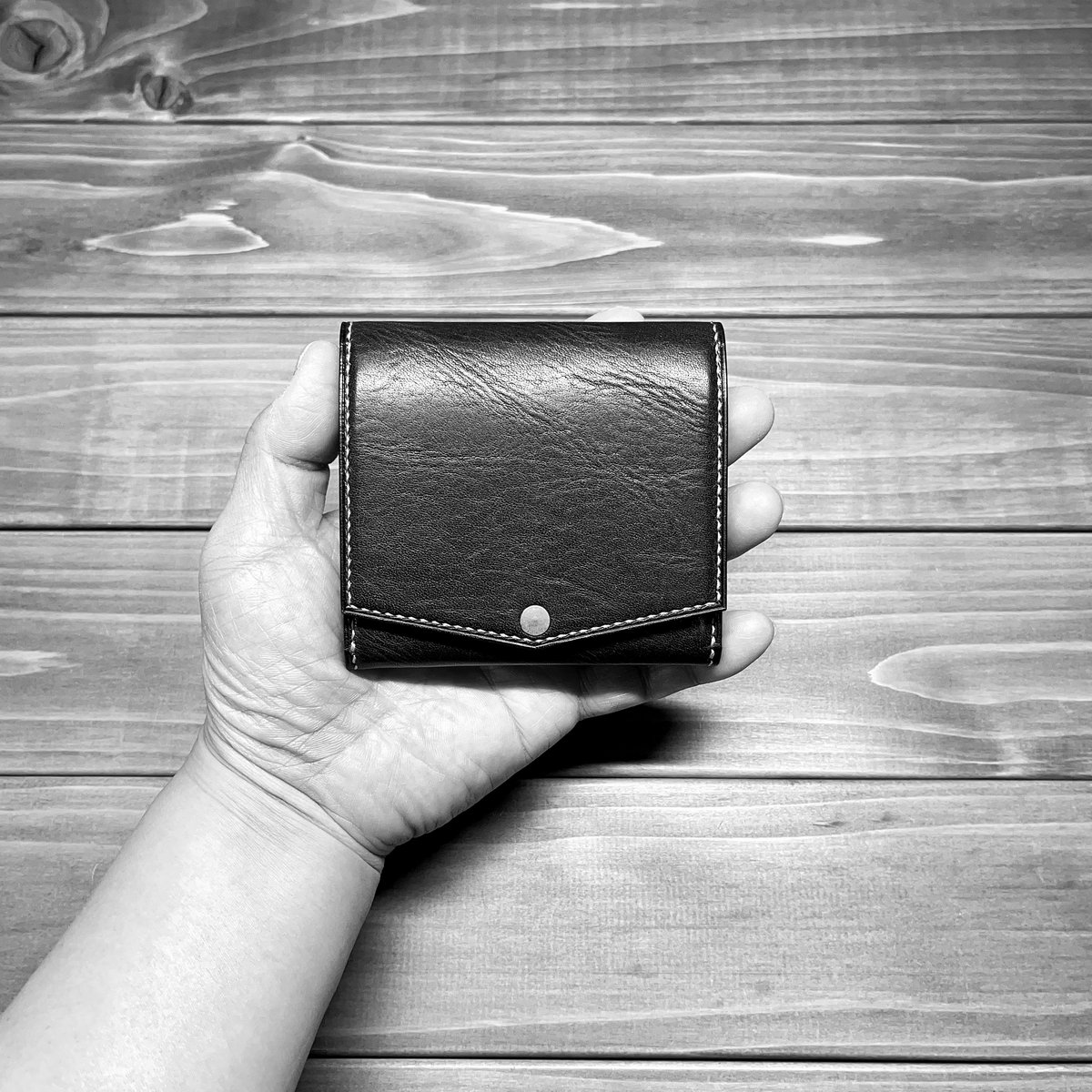 コンパクトウォレットD-CW02/バッカス/レッド | Don.Black.O