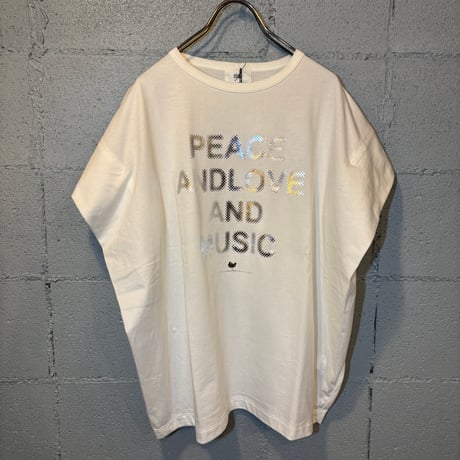 Peace and Love and Music Tシャツ