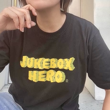 Jukebox Hero Tシャツ by J&S