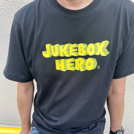 Jukebox Hero Tシャツ by J&S