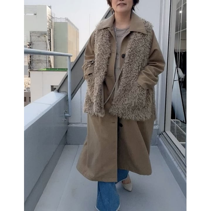 美品【CYAN tokyo】 バックオーバー　カーリーファーベスト　ブラック バックオーバーカーリーファーベスト – FRUNQAVAN ONLINE STORE