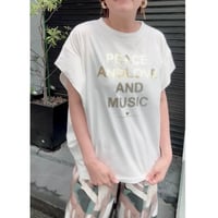Peace and Love and Music Tシャツ