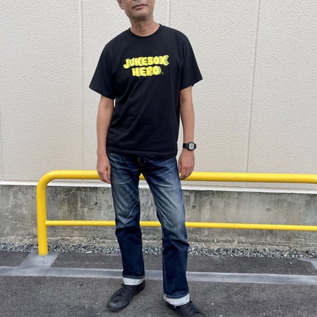 Jukebox Hero Tシャツ by J&S