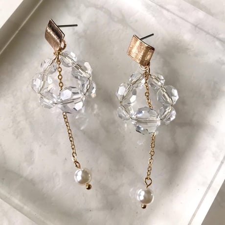 ガラスのリングフラワーピアス