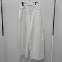 836624ホワイトデニムバレルレッグペイント加工パンツ
