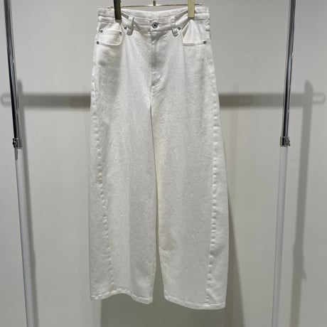 856760 ホワイトデニムバレルレッグペイント加工パンツ(短丈)