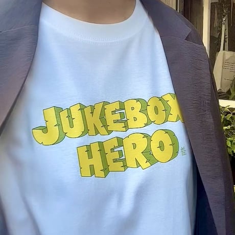 Jukebox Hero Tシャツ by J&S