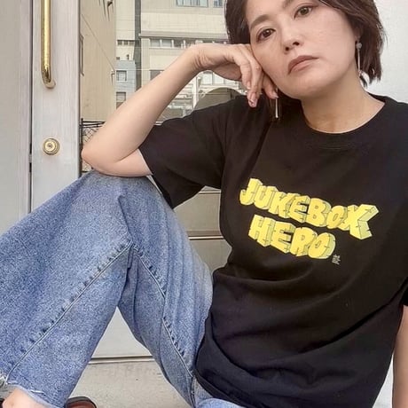 Jukebox Hero Tシャツ by J&S