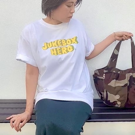 Jukebox Hero Tシャツ by J&S