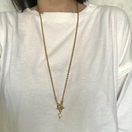 ゴールド×パールのロングネックレス