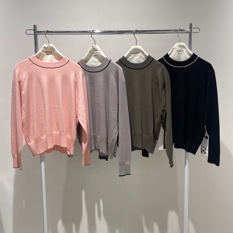 856771 配色ライン入りニットプルオーバー