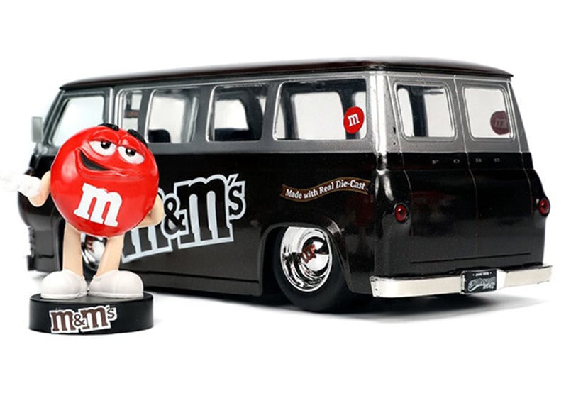 ジャダトイズ　M&M's 1965 Ford Econoline ミニカー JADATOYS 1/24 M&M'S 1965 FORD ECONOLINE【エムアンドエム
