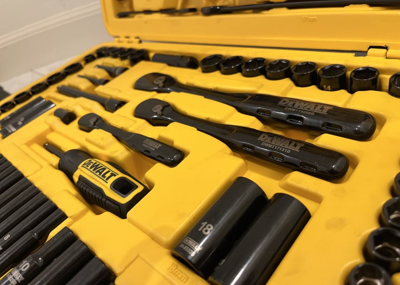 DEWALT 工具セット 184pcs ブラックエディション メカニック DEWALT 工具セット 184pcs ブラックエディション メカニック