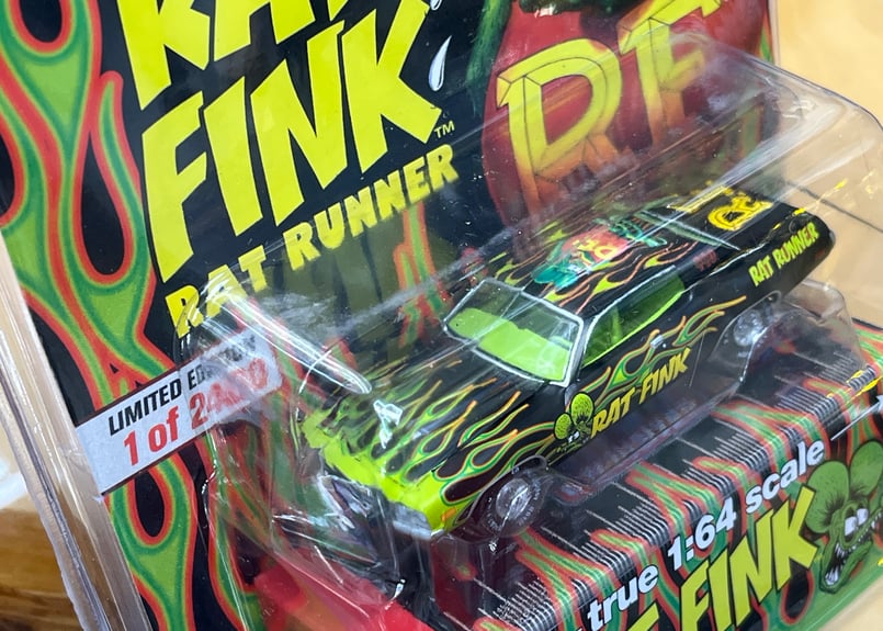 auto world 1/64 Rat Fink 1974 Plymouth Road Run