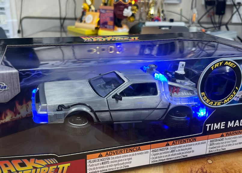 JADATOYS 1/24 バックトゥザフューチャー Part2 デロリアン LED機能