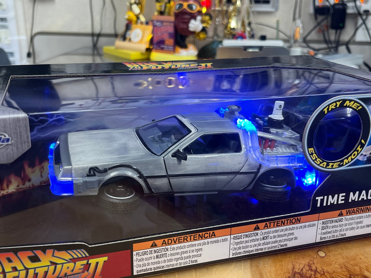 JADATOYS 1/24 バックトゥザフューチャー Part2 デロリアン LED機能
