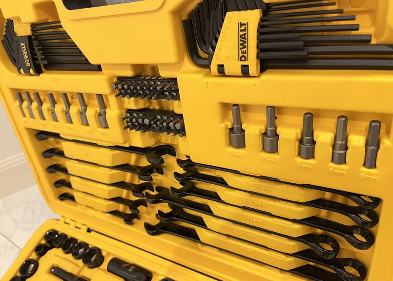 DEWALT 工具セット 184pcs ブラックエディション メカニック DEWALT 工具セット 184pcs ブラックエディション メカニック
