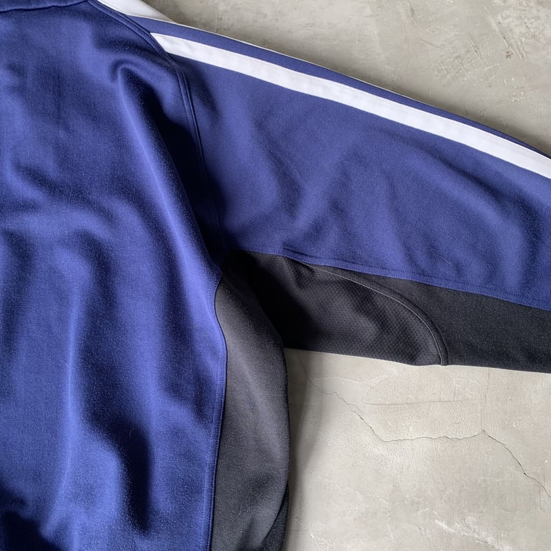 未使用 00s adidas vtg ボタンダウン シャツ CLIMALITE ADIDAS Boys Climalite T-Shirt Top 9-10 Years Small Black