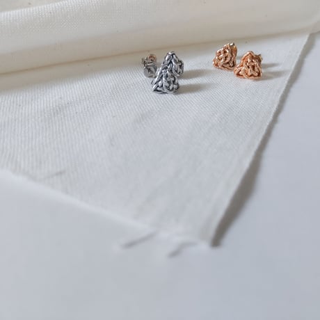 あわじむすびのスタッズピアス/イヤリング