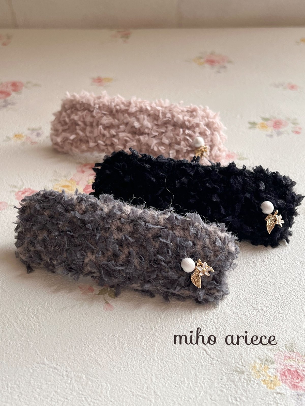 ブルーグレー ウール&モヘア入りふわふわバレッタピンク | miho