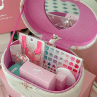 【数量限定】 6月第2週以降、順次発送予定 Princess Music Makeup Box Set / skinrecipe
