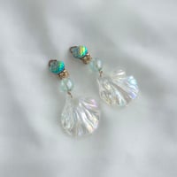 [予約] Aurora Shell Earring