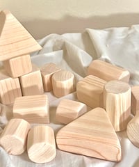 【ランダム】国産ひのき積み木 18個