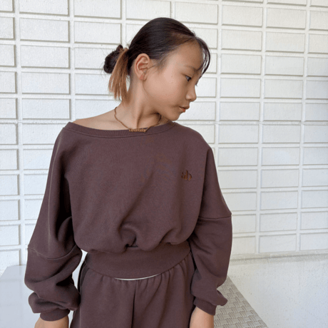 〈ご予約販売〉𝐎𝐫𝐢𝐠𝐢𝐧𝐚𝐥オフショルダートップス【ブラウン】