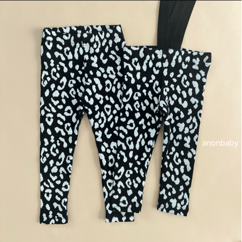 anonbaby ズボン新品 即納》𝐎𝐫𝐢𝐠𝐢𝐧𝐚𝐥 グレーレオパードバイカーパンツ&ベビー