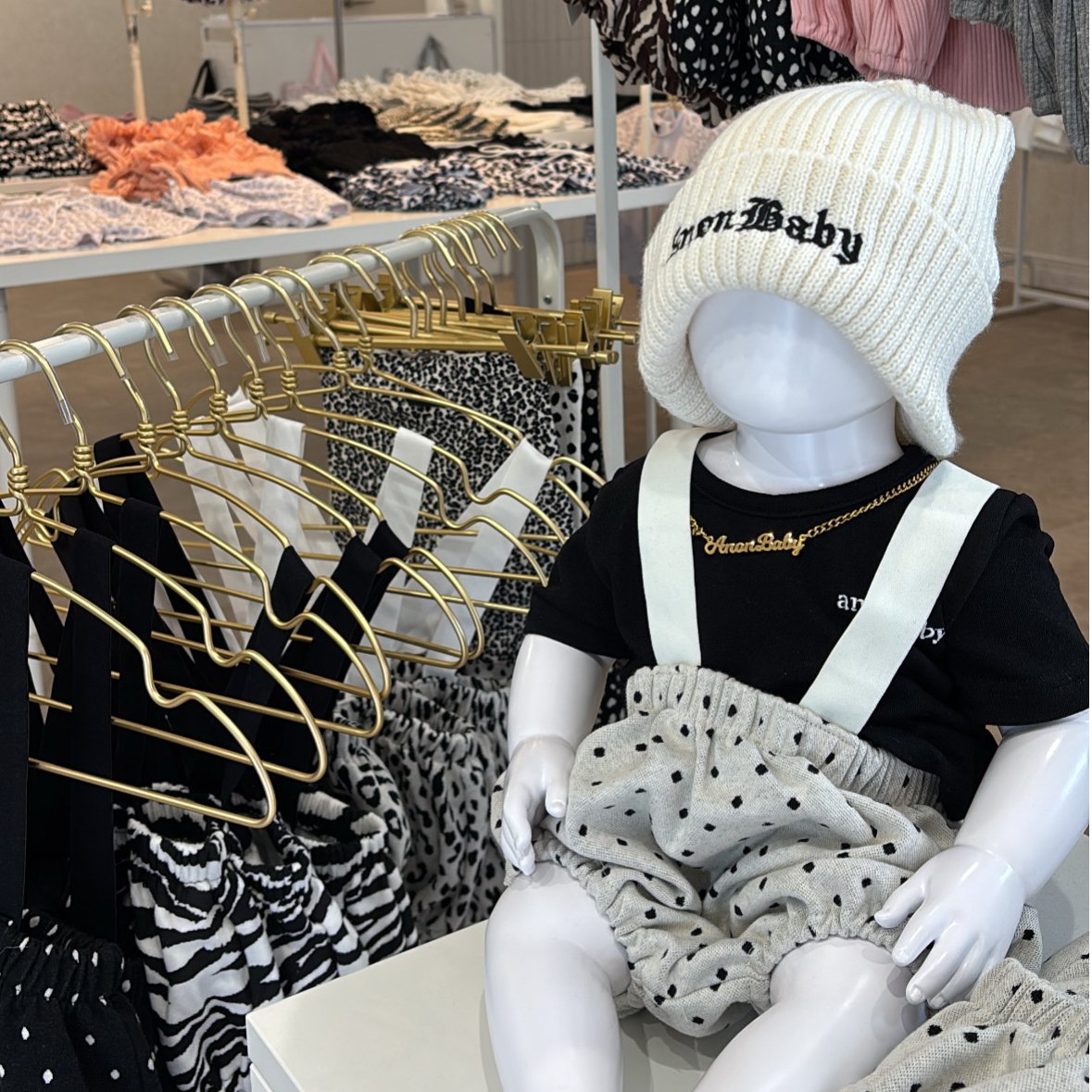 即納〉𝐎𝐫𝐢𝐠𝐢𝐧𝐚𝐥 ホワイトドットベビーパンツ | anon baby