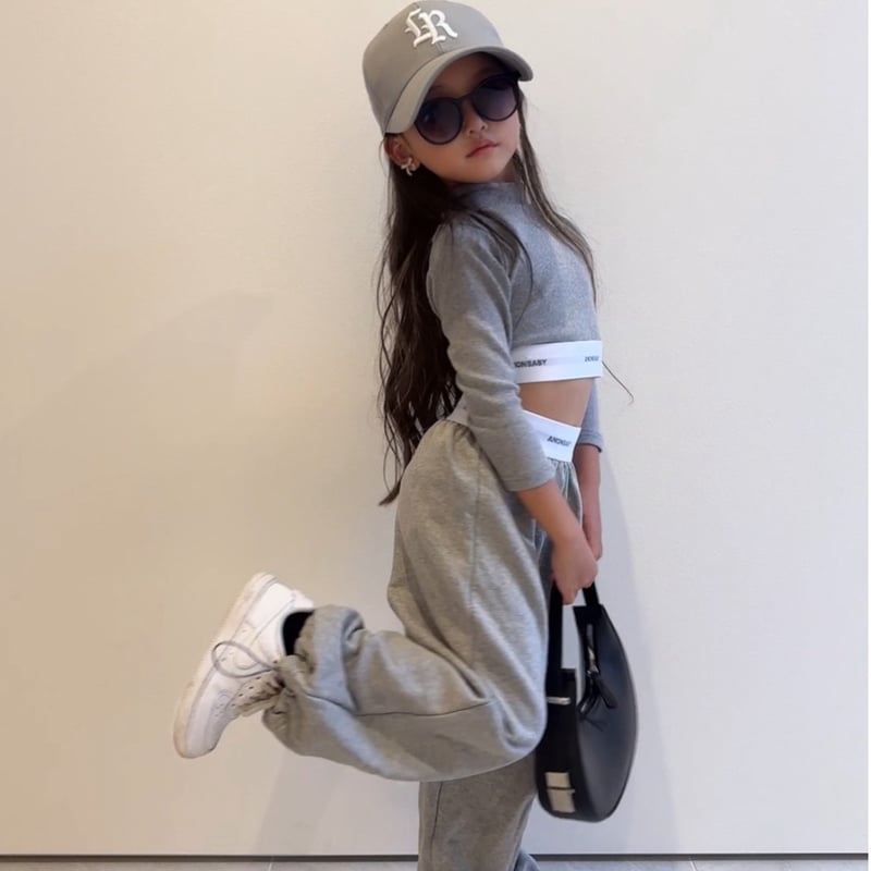 即納〉𝐎𝐫𝐢𝐠𝐢𝐧𝐚𝐥 ANONBABYクロップドトップスAW | anon baby