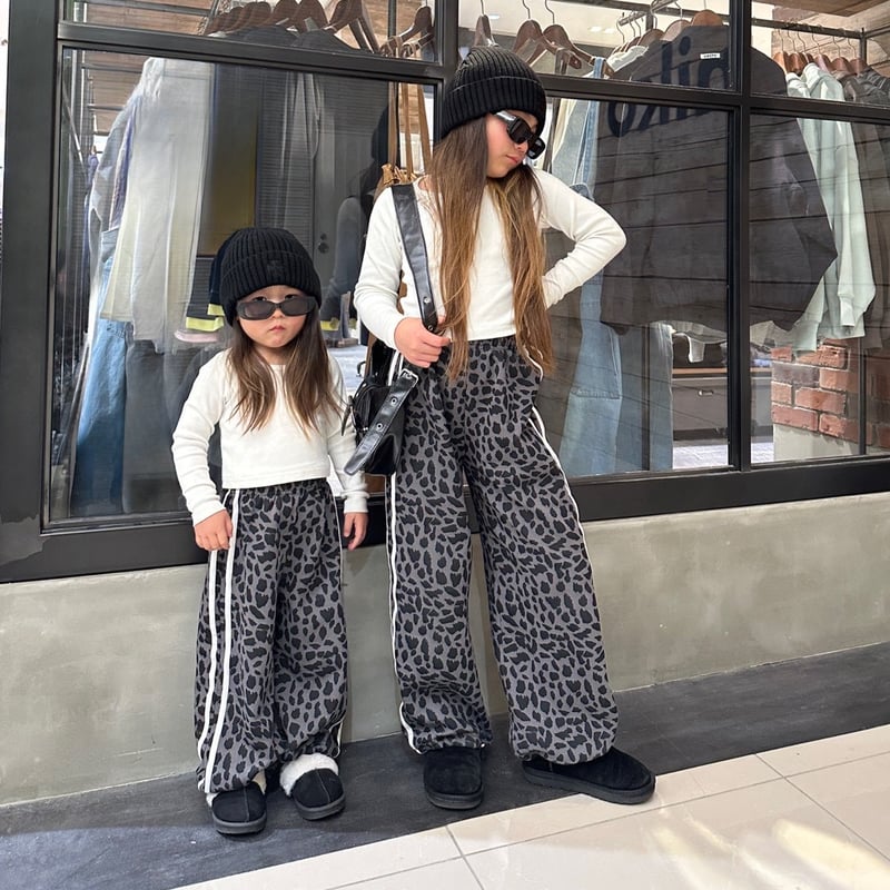 即納〉𝐎𝐫𝐢𝐠𝐢𝐧𝐚𝐥 サイドラインスウェットパンツ | anon baby