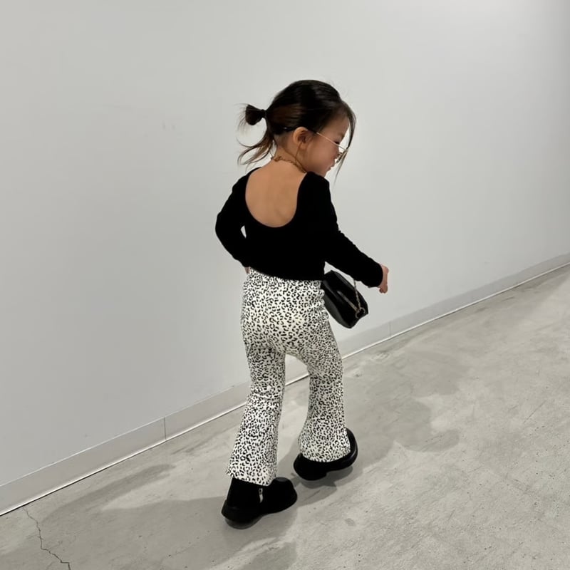 あろん ご予約販売〉𝐎𝐫𝐢𝐠𝐢𝐧𝐚𝐥 バックオープンロンtee | anon baby