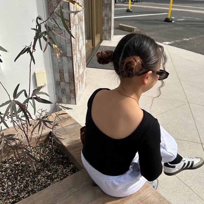 あろん ご予約販売〉𝐎𝐫𝐢𝐠𝐢𝐧𝐚𝐥 バックオープンロンtee | anon baby