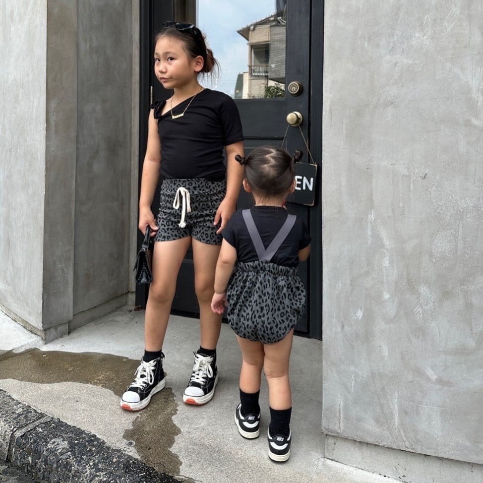 即納》𝐎𝐫𝐢𝐠𝐢𝐧𝐚𝐥 グレーレオパードショートパンツ&ベビー