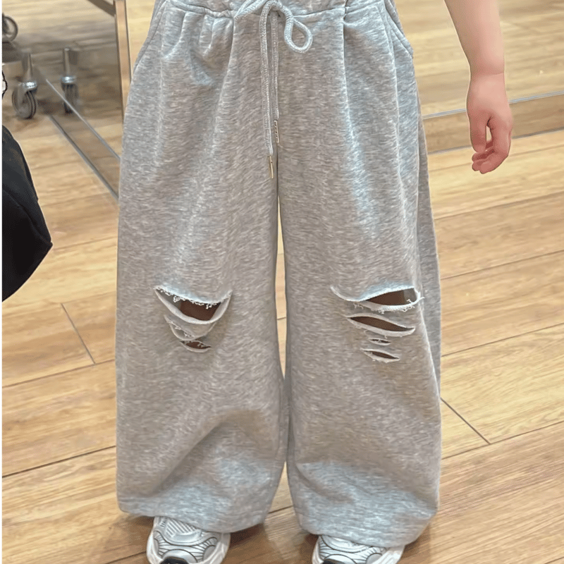 Bless u スウェットパンツ　ベロア　かつきくん着用 かつき (@katsuki7700) • Instagram photos and videos