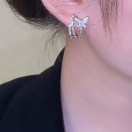 ◆予約◆バタフライループピアス