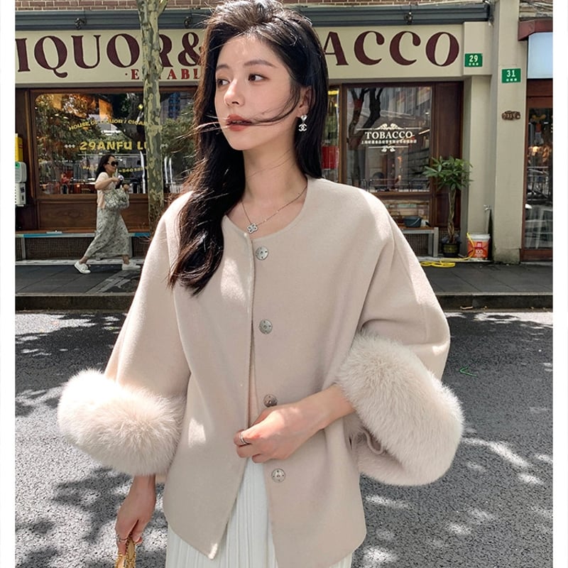 ★タイムセール中【美品】ファーケープコート(カシミヤ100%•フォックスファー) ポンチョ ケープ 日本製 カシミヤ100% 大判フォックス ファー付き