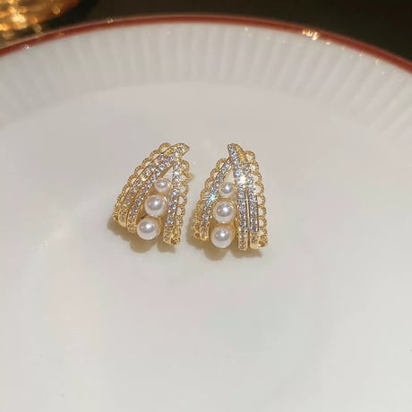 ◆予約◆3パールレーシーピアス